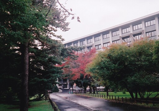 工学部本館（2）