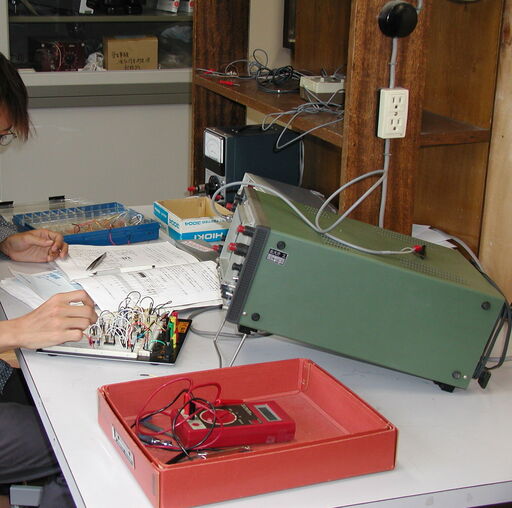 原子工学科学生実験(電子回路)