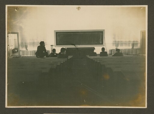 鉱山工学科第2期卒業記念写真帖(1929年) (大教室)