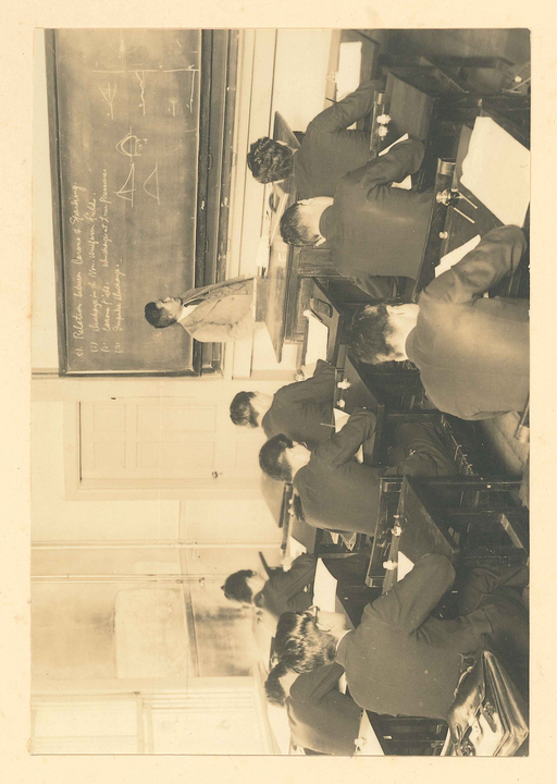 電気工学科第5期卒業記念写真帖(1932年) (講義)