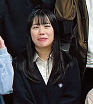 研究室での集合写真の一部<