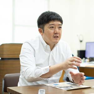 准教授 冨岡 克広